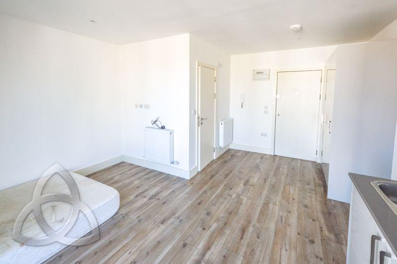Luminaire Apartments, Kilburn High... Studio £1,200 pcm (£277 pw)