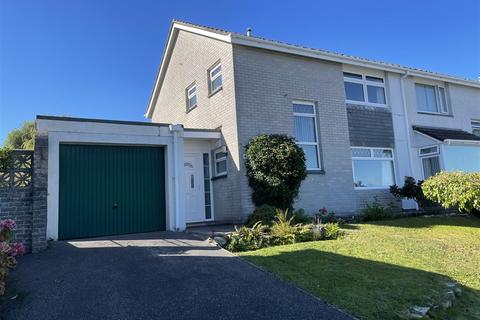 47 Manor Close, St Austell, PL25 4HH