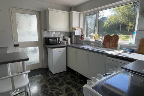 47 Manor Close, St Austell, PL25 4HH