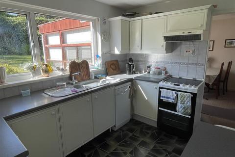 47 Manor Close, St Austell, PL25 4HH