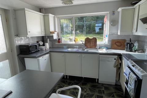 47 Manor Close, St Austell, PL25 4HH