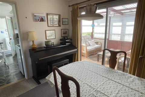 47 Manor Close, St Austell, PL25 4HH