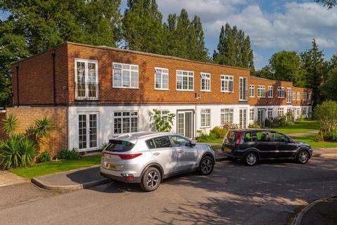 11 Freshmount Gardens, Epsom, KT19 8RF