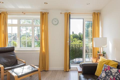 11 Freshmount Gardens, Epsom, KT19 8RF