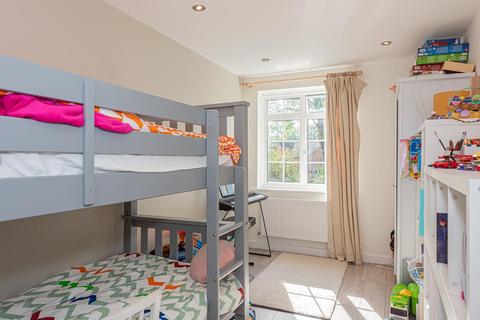 11 Freshmount Gardens, Epsom, KT19 8RF