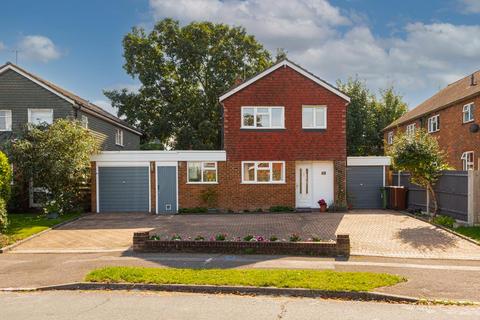 27 Burghfield, Epsom, KT17 4ND