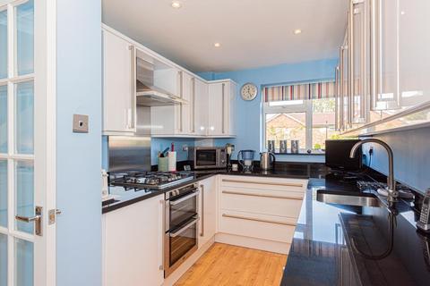 27 Burghfield, Epsom, KT17 4ND