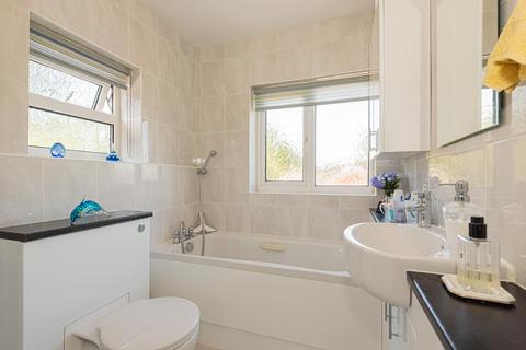 27 Burghfield, Epsom, KT17 4ND