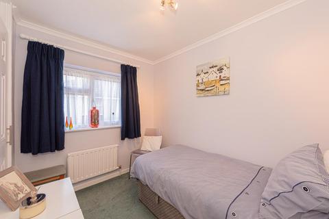 27 Burghfield, Epsom, KT17 4ND