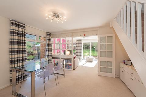 27 Burghfield, Epsom, KT17 4ND
