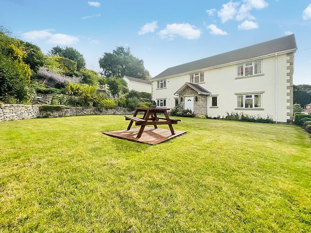 High Street, Brotherton, Knottingley 3 bed detached house £375,000