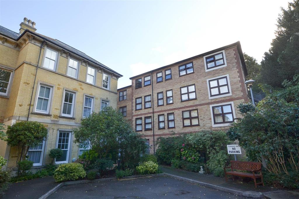 Fairfield Road, Eastbourne 2 bed retirement property £159,950