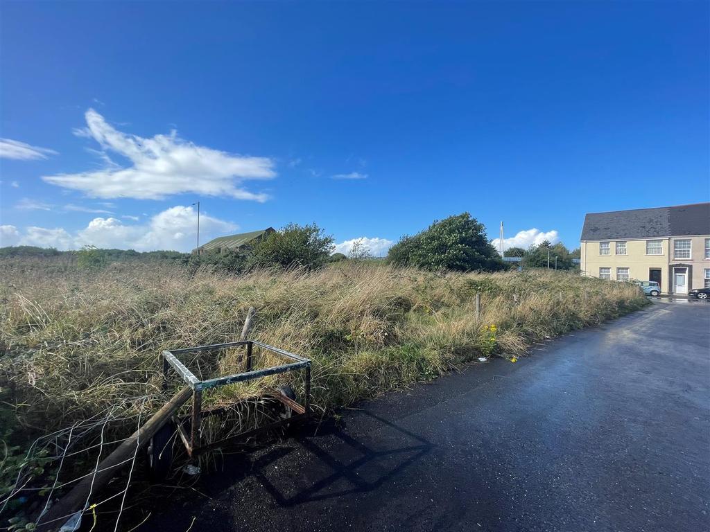 Old Castle Road, Llanelli Plot £65,000