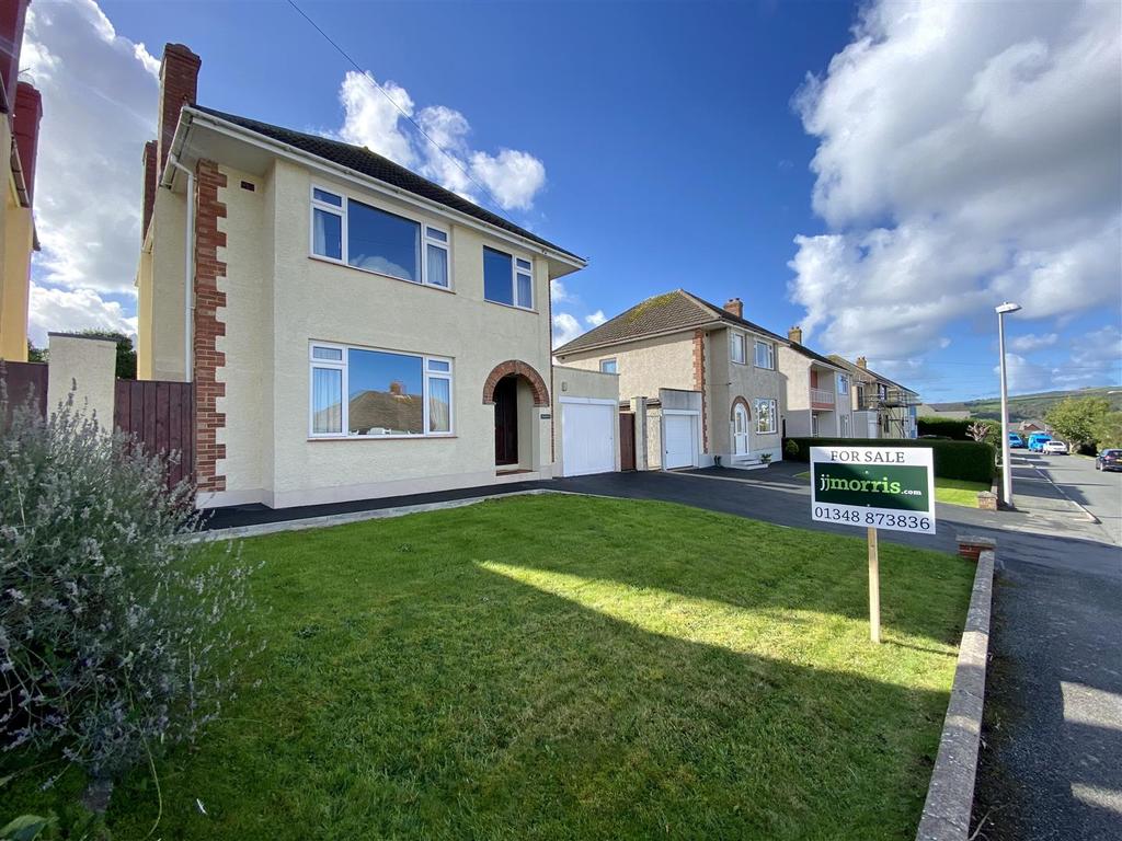 Seaways, 11 Heol Dewi, Fishguard 3 bed detached house £275,000