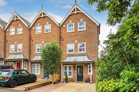 42 Pine Grove, Weybridge, KT13 9AW