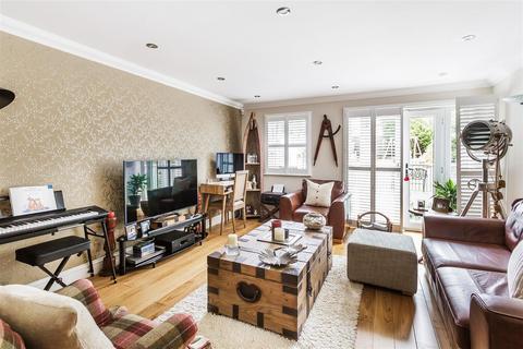 42 Pine Grove, Weybridge, KT13 9AW