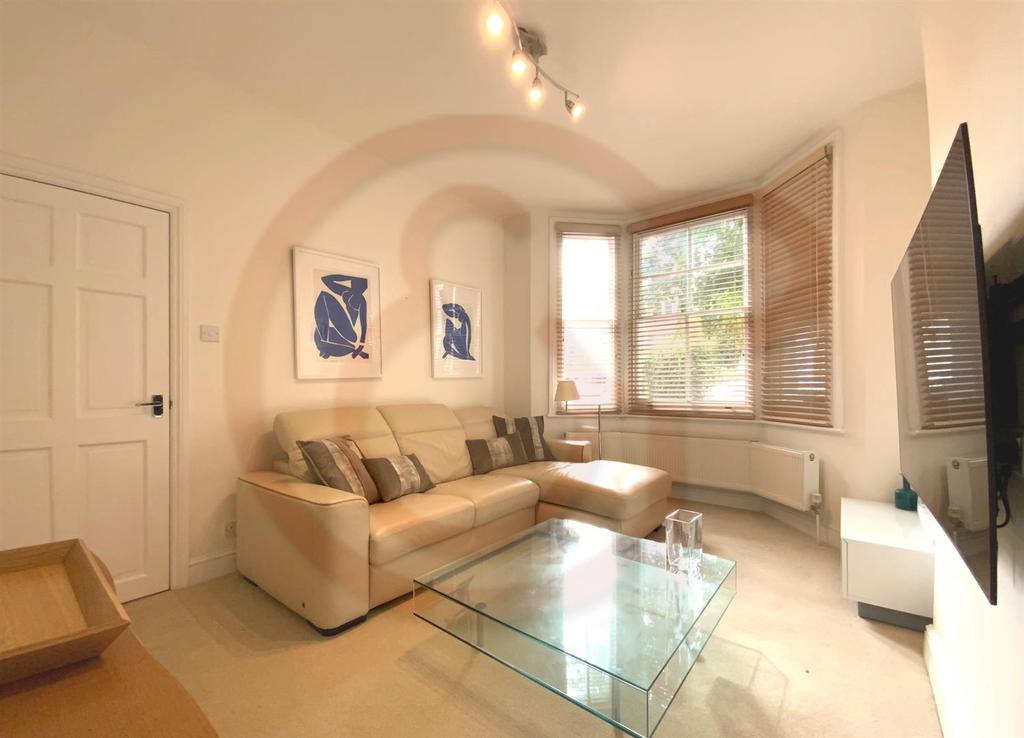 Beaumont Road, Chiswick, W4 1 bed flat £1,599 pcm (£369 pw)