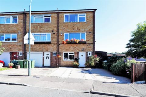 25 Rutland Gate, Belvedere, DA17 6HQ
