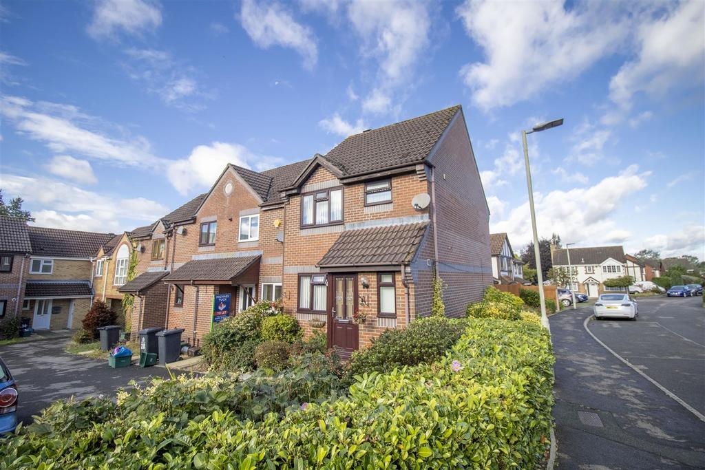 Stewarts Mill Lane, Abbeymead 3 bed end of terrace house £230,000