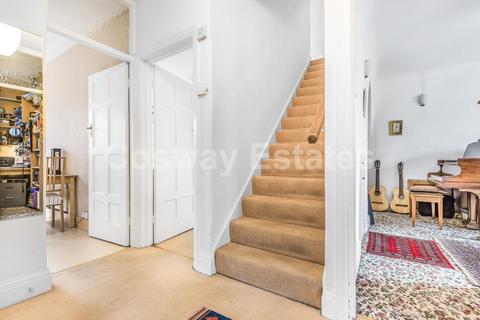 14 Westfield Road, London, NW7 3BL