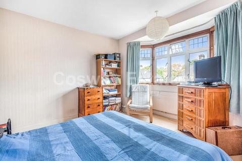 14 Westfield Road, London, NW7 3BL