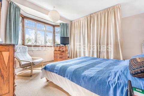 14 Westfield Road, London, NW7 3BL
