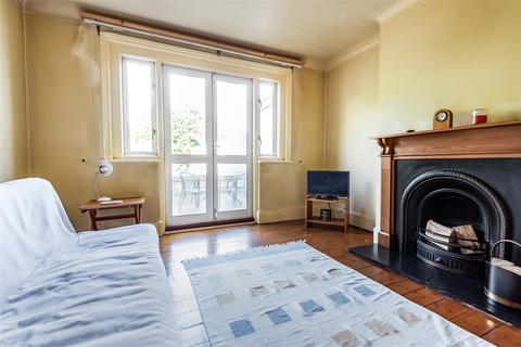 71 Pine Gardens, Surbiton, KT5 8LL
