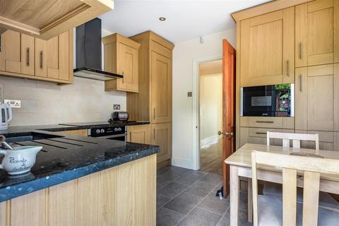 71 Pine Gardens, Surbiton, KT5 8LL
