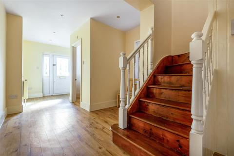 71 Pine Gardens, Surbiton, KT5 8LL