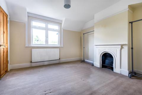 71 Pine Gardens, Surbiton, KT5 8LL