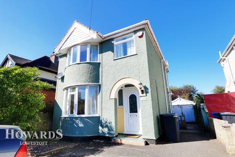 114 Beccles Road, Lowestoft, NR33 8QY