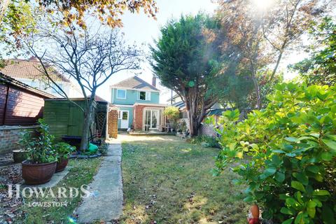 114 Beccles Road, Lowestoft, NR33 8QY