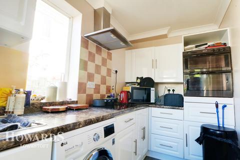 114 Beccles Road, Lowestoft, NR33 8QY