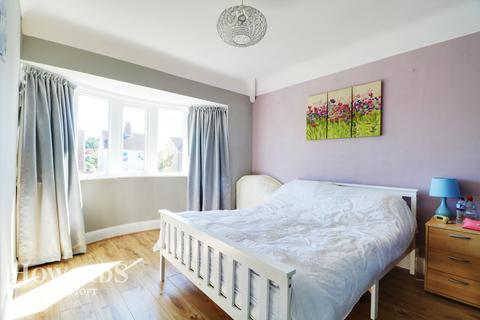 114 Beccles Road, Lowestoft, NR33 8QY