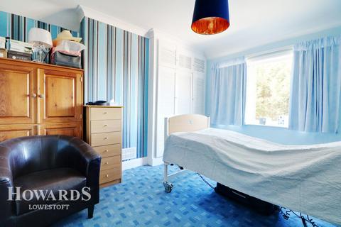 114 Beccles Road, Lowestoft, NR33 8QY