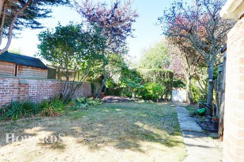 114 Beccles Road, Lowestoft, NR33 8QY