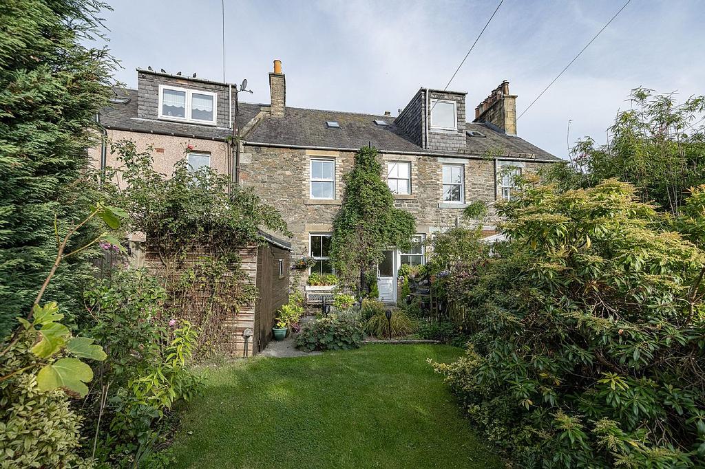 24 Back Row, Selkirk TD7 4LP 3 bed terraced house £130,000