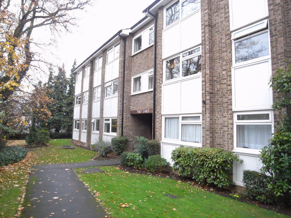 Two Oaks, Castleview Road, WEYBRIDGE, Surrey, KT13 1 bed apartment £