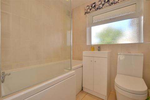 9 Weavers Way, Ashford, TN23 5DY