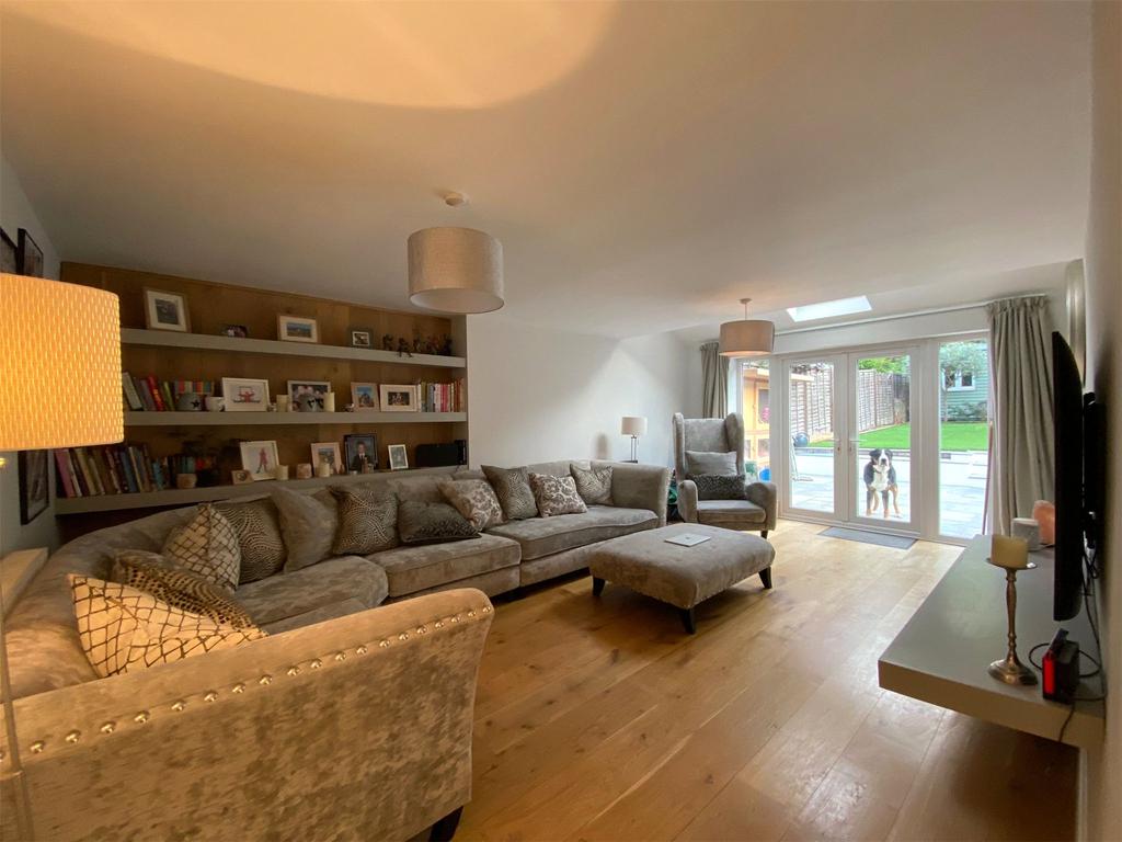Bullbrook Drive, Bracknell, Berkshire, RG12 3 bed terraced house £515,000