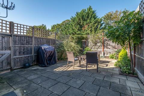 107 Moffat Road, Thornton Heath, CR7 8PZ