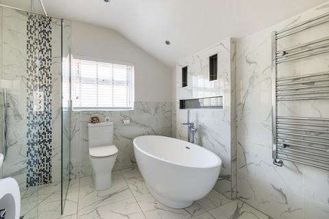 107 Moffat Road, Thornton Heath, CR7 8PZ