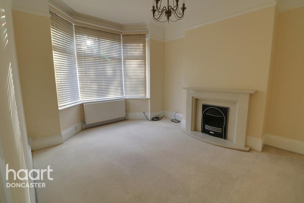 Tickhill Road, Balby, Doncaster 3 bed detached house £250,000