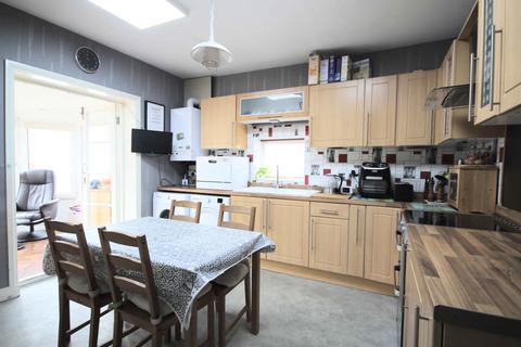 6 Jer Grove, Bradford, BD7 4NR