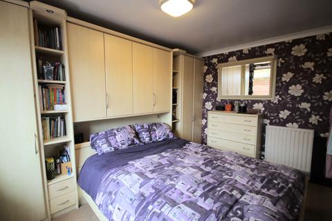 6 Jer Grove, Bradford, BD7 4NR