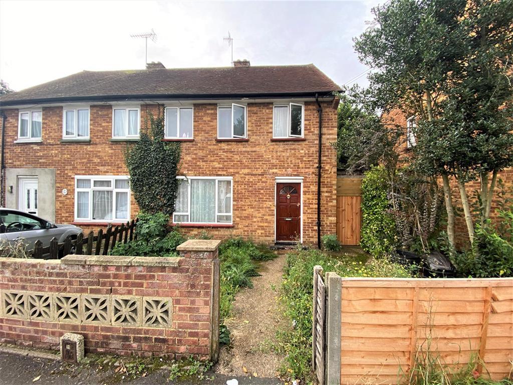 St Lukes Close, Cowley, Middlesex, UB8 3SN 3 bed semidetached house