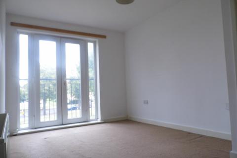 2 bedroom flat to rent, Hawthorne House, 77 Gooshays Gardens, Romford RM3
