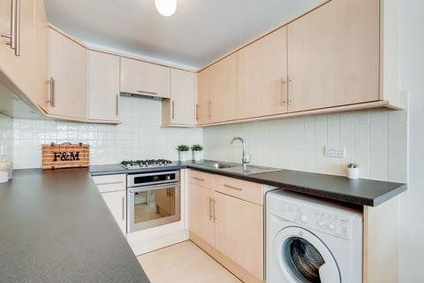 1 bedroom apartment for sale, Cheesemans Terrace, W14