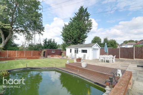 46 Leaves Green Road, Keston, BR2 6DQ
