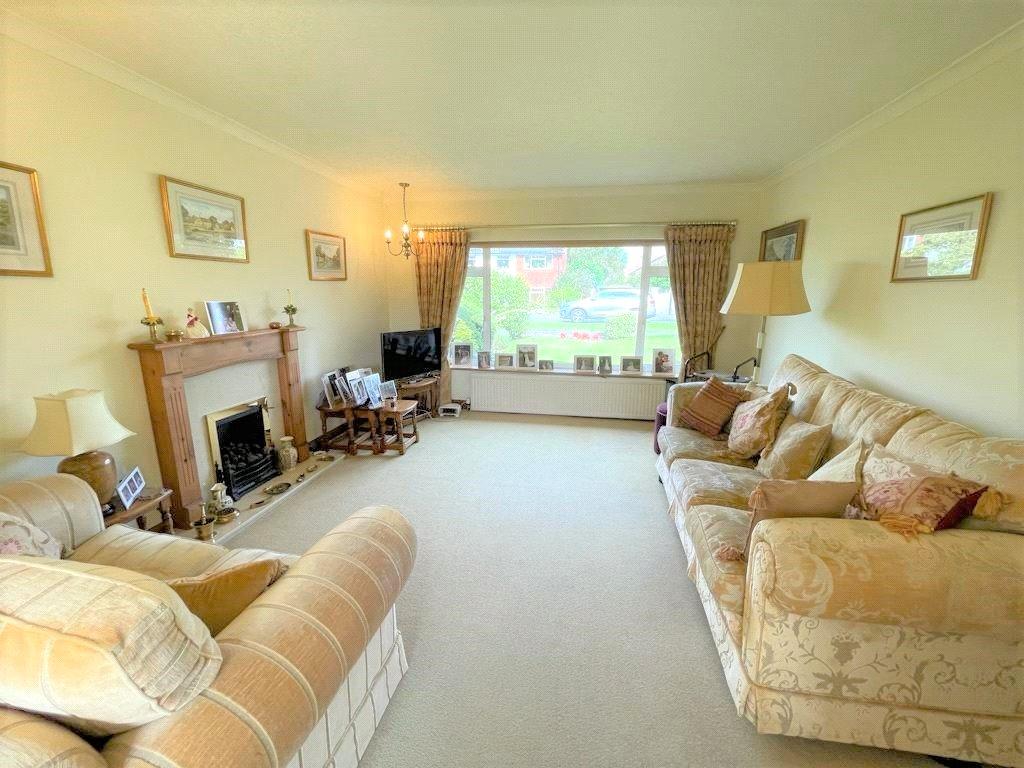 Broadway Close, Fladbury, Pershore, WR10 4 bed detached house £525,000
